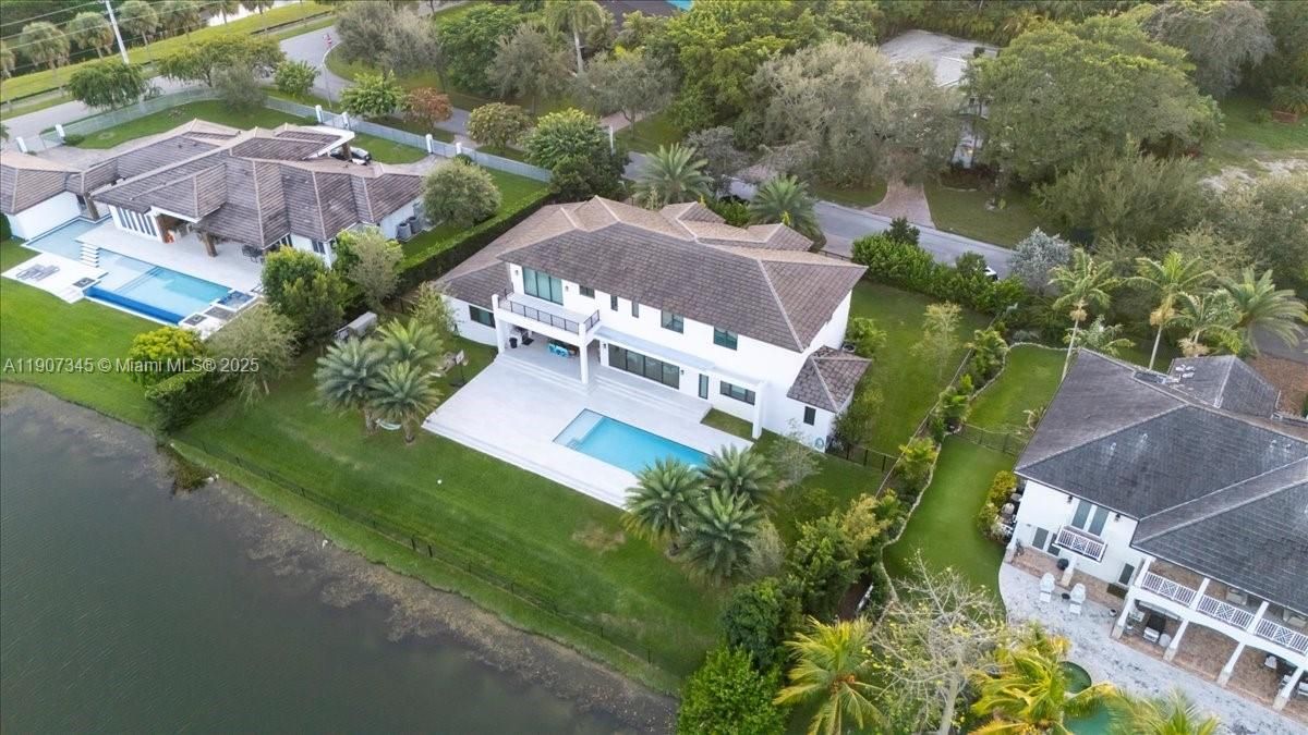 待售: $5,500,000 (6 贝兹, 7 浴室, 5848 平方英尺)