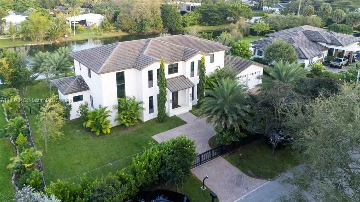 待售: $5,500,000 (6 贝兹, 7 浴室, 5848 平方英尺)