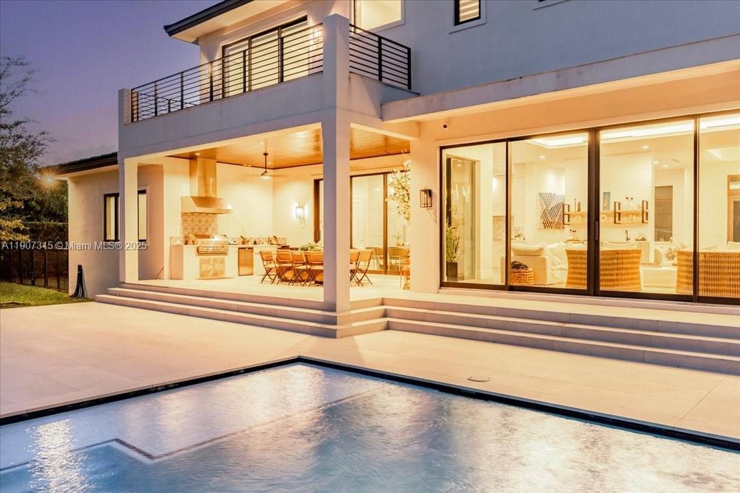 待售: $5,500,000 (6 贝兹, 7 浴室, 5848 平方英尺)