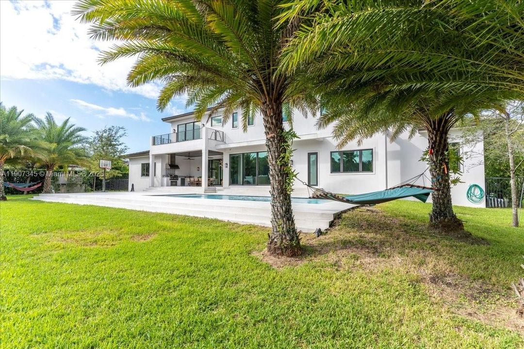 待售: $5,500,000 (6 贝兹, 7 浴室, 5848 平方英尺)