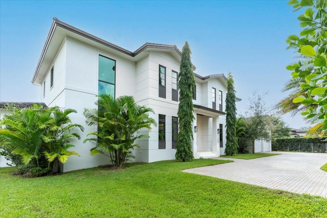 待售: $5,500,000 (6 贝兹, 7 浴室, 5848 平方英尺)