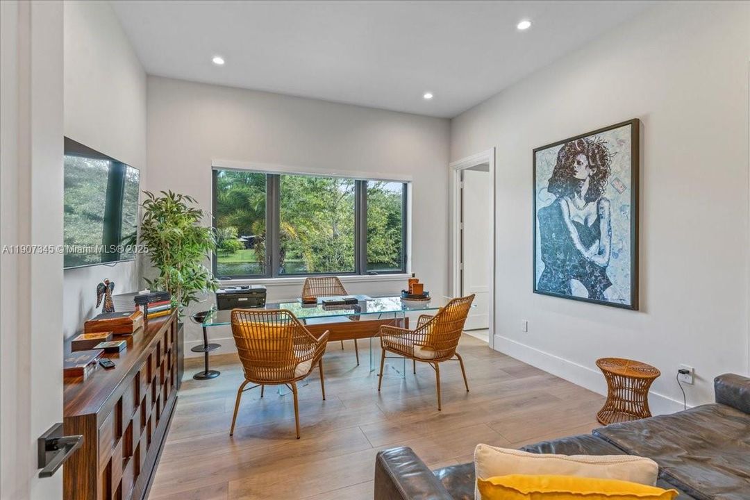 待售: $5,500,000 (6 贝兹, 7 浴室, 5848 平方英尺)