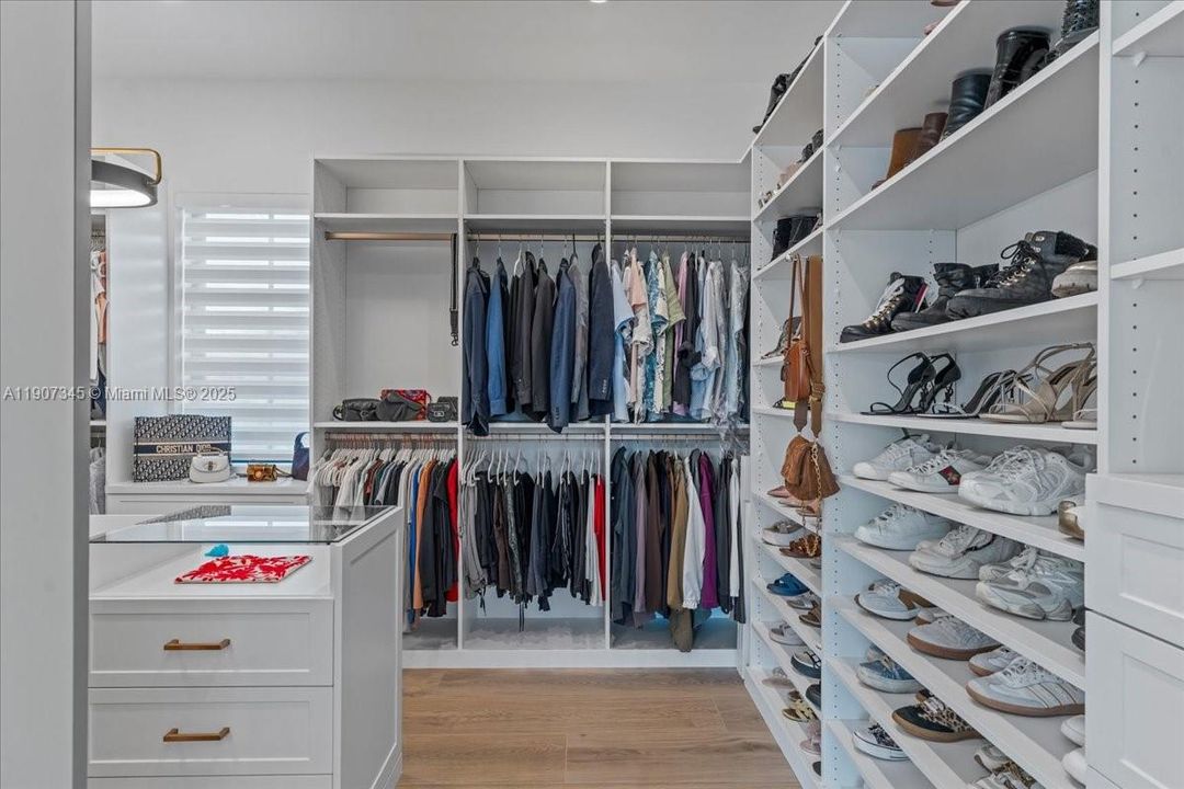 待售: $5,500,000 (6 贝兹, 7 浴室, 5848 平方英尺)