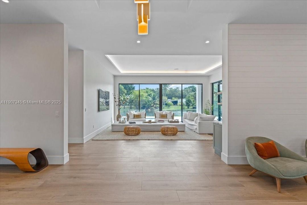 待售: $5,500,000 (6 贝兹, 7 浴室, 5848 平方英尺)