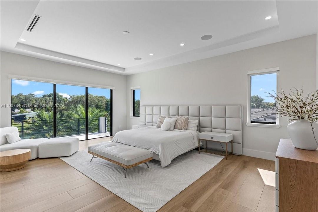 待售: $5,500,000 (6 贝兹, 7 浴室, 5848 平方英尺)