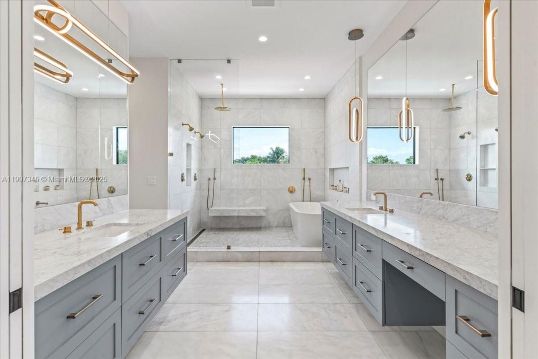 待售: $5,500,000 (6 贝兹, 7 浴室, 5848 平方英尺)