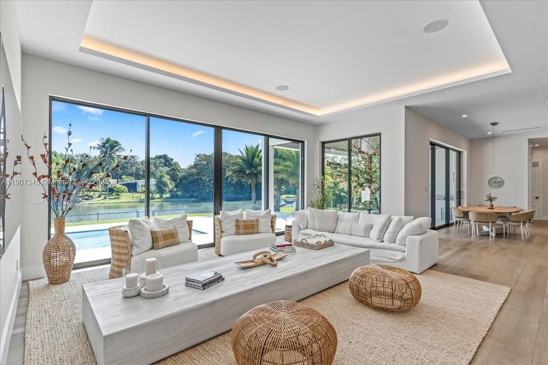 待售: $5,500,000 (6 贝兹, 7 浴室, 5848 平方英尺)