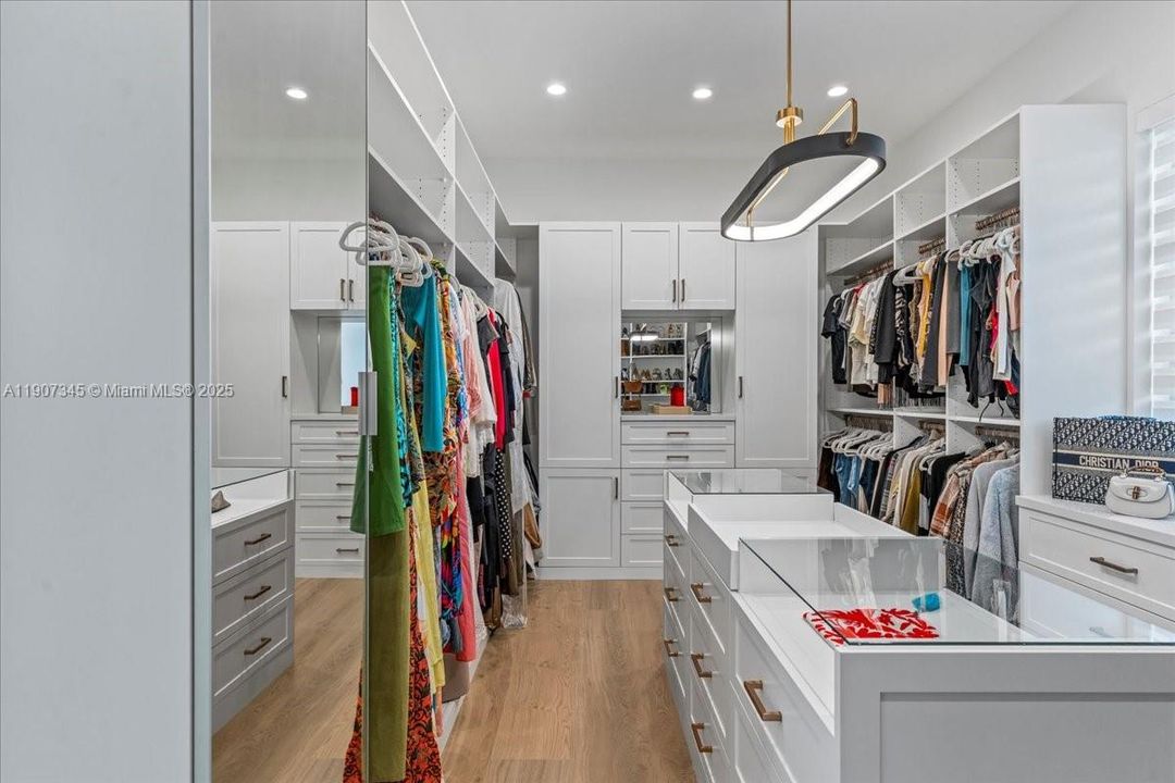 待售: $5,500,000 (6 贝兹, 7 浴室, 5848 平方英尺)