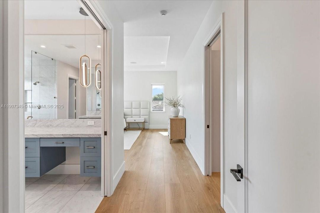 待售: $5,500,000 (6 贝兹, 7 浴室, 5848 平方英尺)