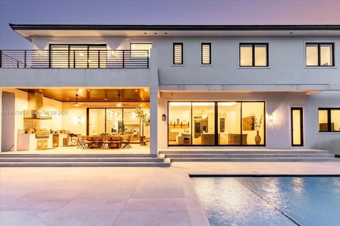 待售: $5,500,000 (6 贝兹, 7 浴室, 5848 平方英尺)