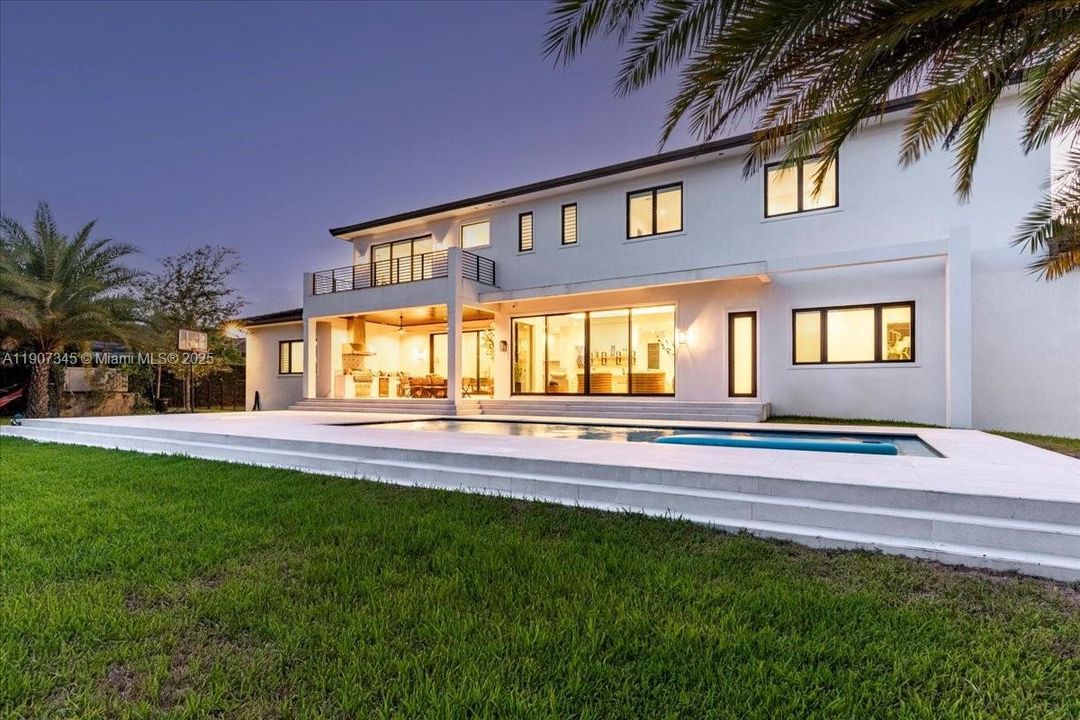 待售: $5,500,000 (6 贝兹, 7 浴室, 5848 平方英尺)