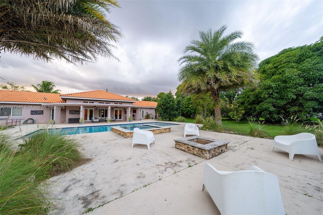 待售: $1,395,000 (4 贝兹, 2 浴室, 3275 平方英尺)