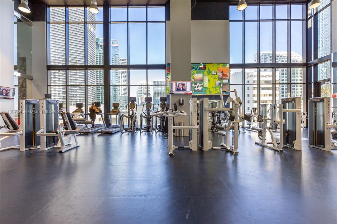 合同活跃: $6,900 (2 贝兹, 3 浴室, 1314 平方英尺)