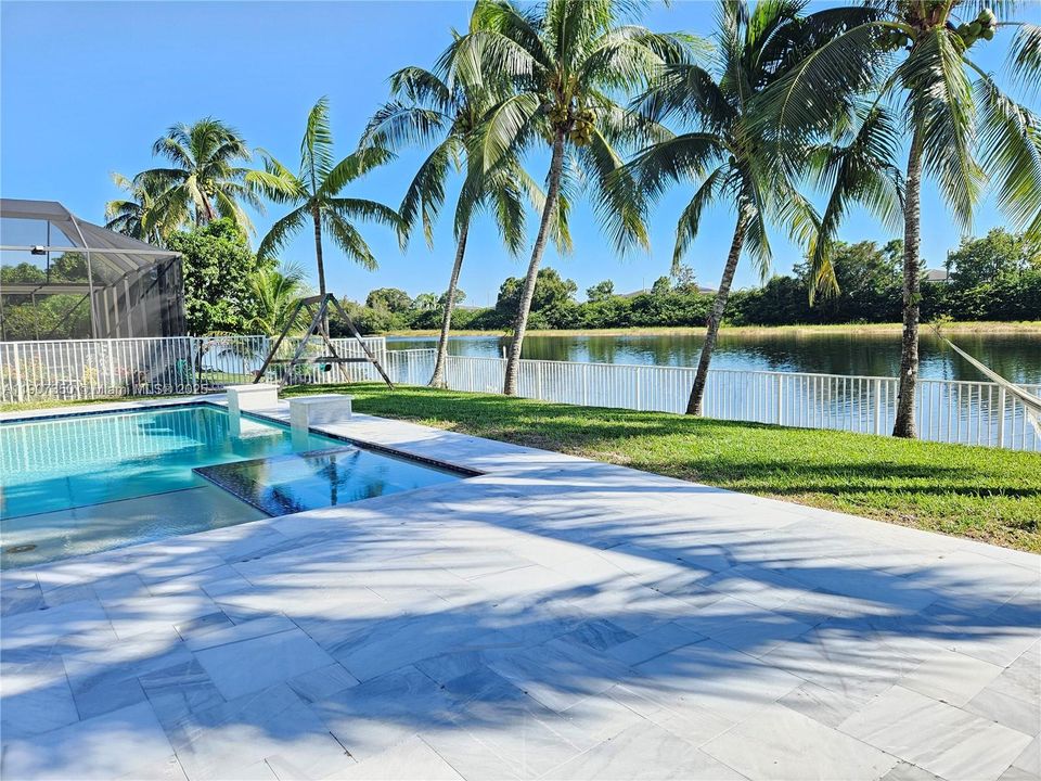 合同活跃: $5,800 (5 贝兹, 2 浴室, 3616 平方英尺)