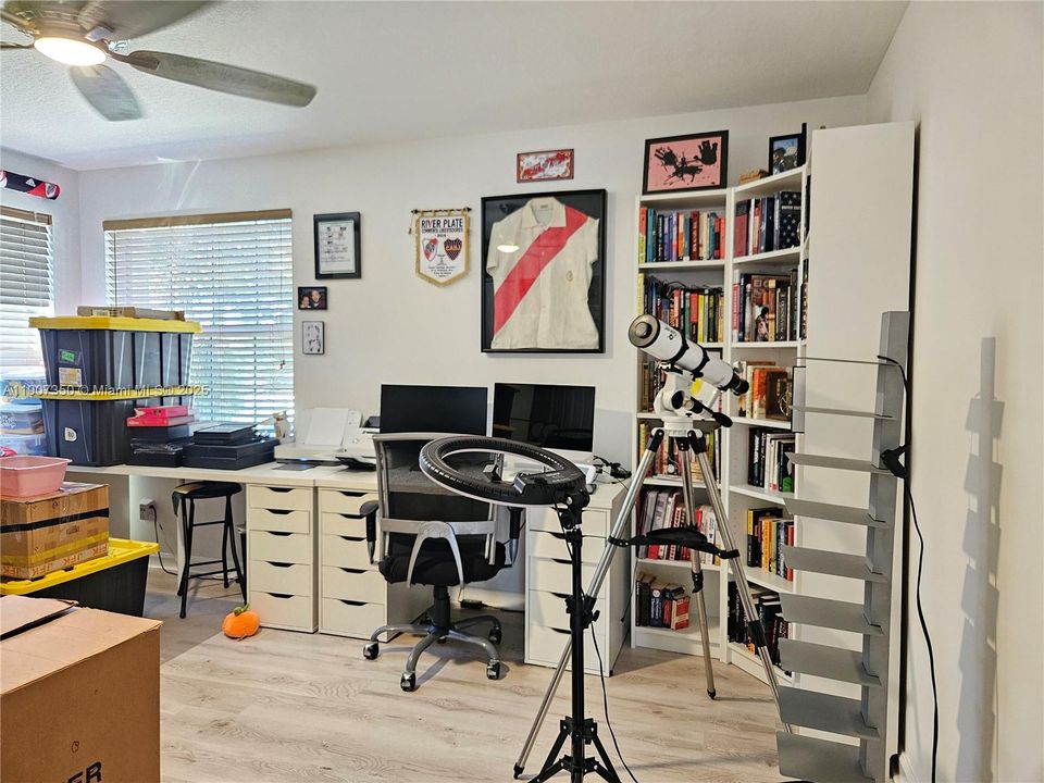 合同活跃: $5,800 (5 贝兹, 2 浴室, 3616 平方英尺)