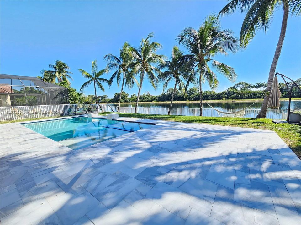 合同活跃: $5,800 (5 贝兹, 2 浴室, 3616 平方英尺)