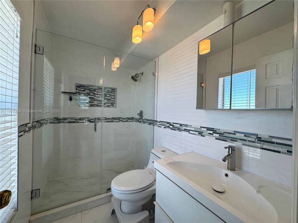 Activo con contrato: $2,800 (2 camas, 1 baños, 829 Pies cuadrados)