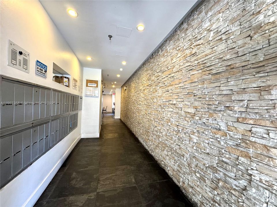 Activo con contrato: $2,800 (2 camas, 1 baños, 829 Pies cuadrados)