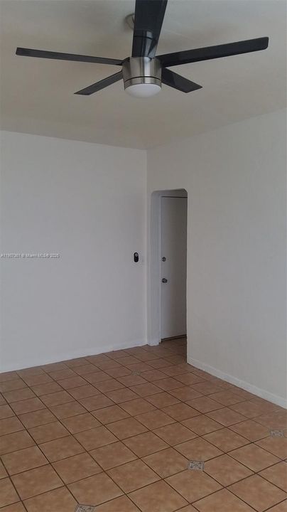 最近租的: $1,650 (1 贝兹, 1 浴室, 465 平方英尺)