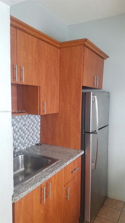 最近租的: $1,650 (1 贝兹, 1 浴室, 465 平方英尺)