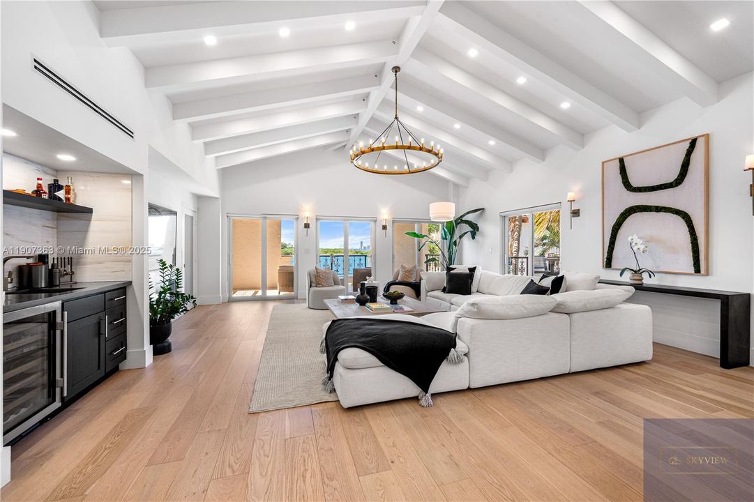 For Sale: $5,600,000 (3 beds, 3 baths, 2744 Square Feet)