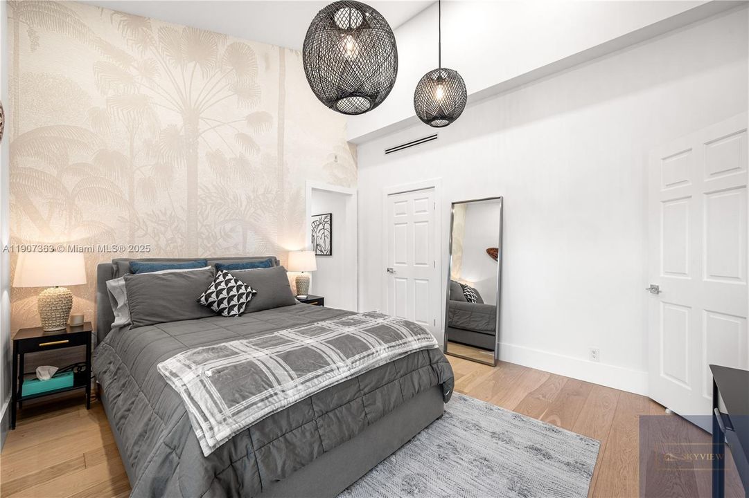 For Sale: $5,600,000 (3 beds, 3 baths, 2744 Square Feet)