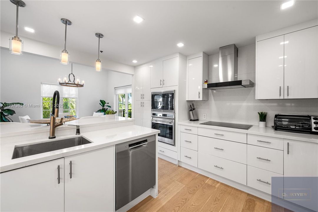 For Sale: $5,600,000 (3 beds, 3 baths, 2744 Square Feet)