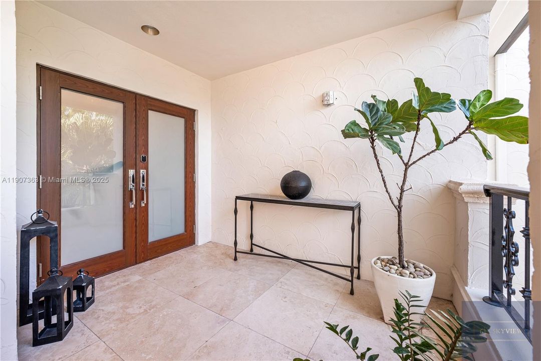 For Sale: $5,600,000 (3 beds, 3 baths, 2744 Square Feet)