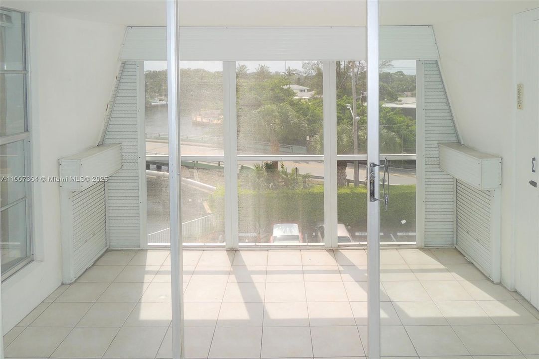 待售: $220,000 (1 贝兹, 1 浴室, 600 平方英尺)