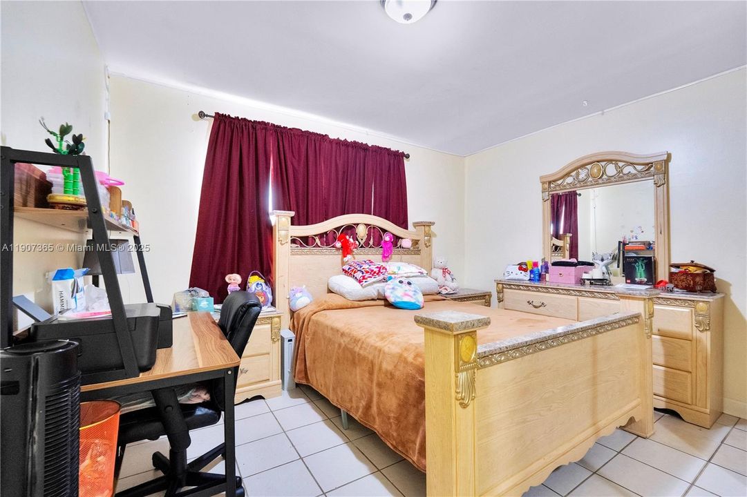 For Sale: $595,000 (4 beds, 2 baths, 1270 Square Feet)