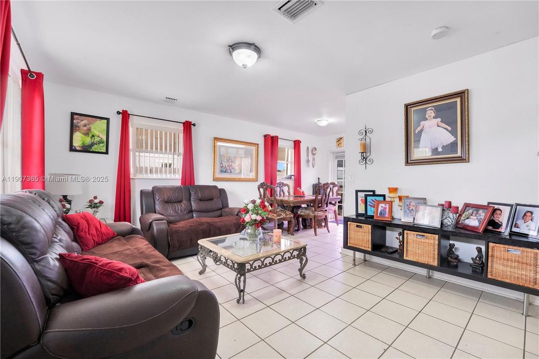 For Sale: $595,000 (4 beds, 2 baths, 1270 Square Feet)