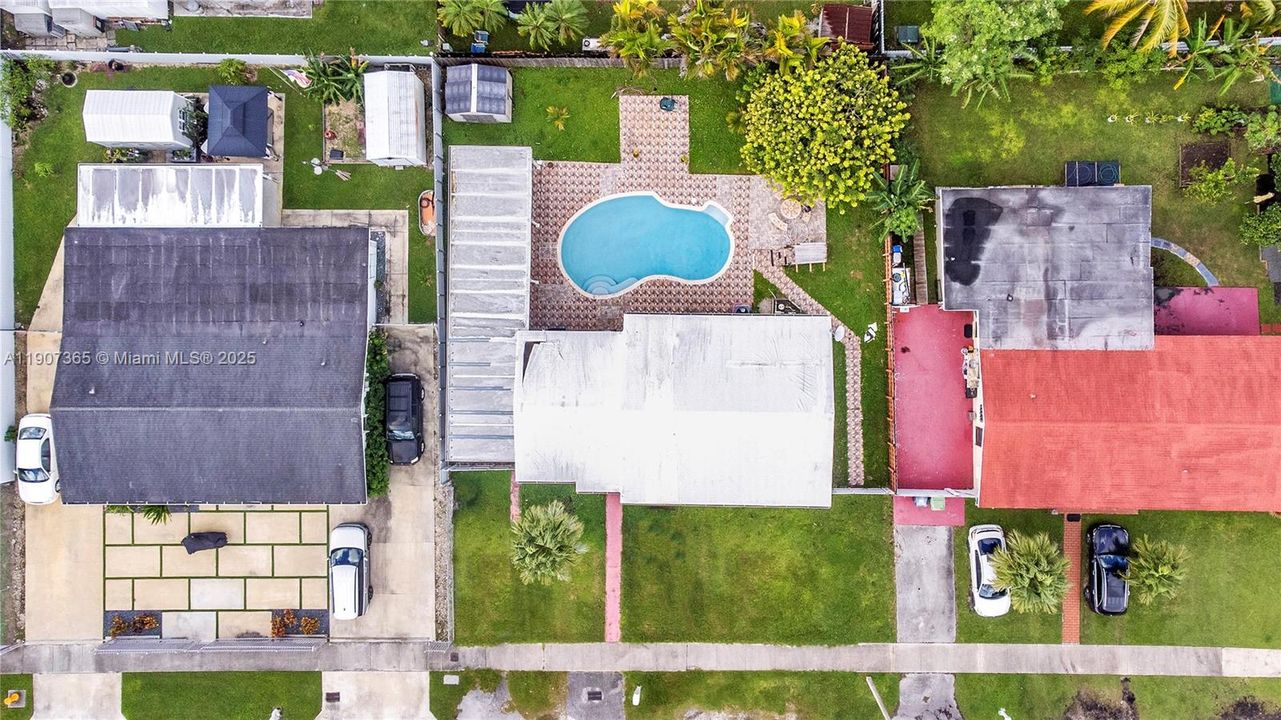 For Sale: $595,000 (4 beds, 2 baths, 1270 Square Feet)