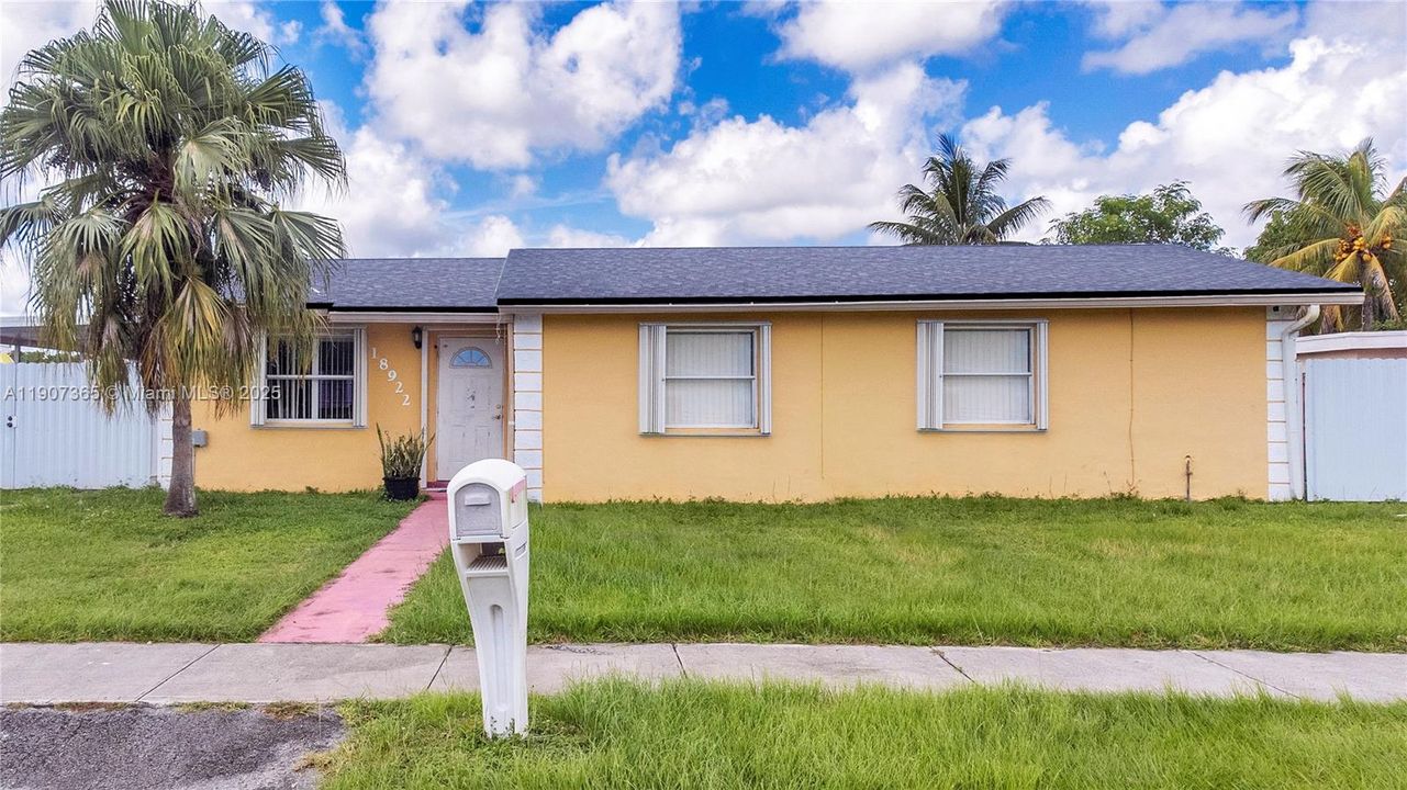 For Sale: $595,000 (4 beds, 2 baths, 1270 Square Feet)