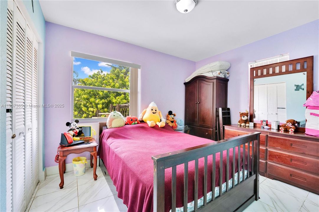 For Sale: $595,000 (4 beds, 2 baths, 1270 Square Feet)