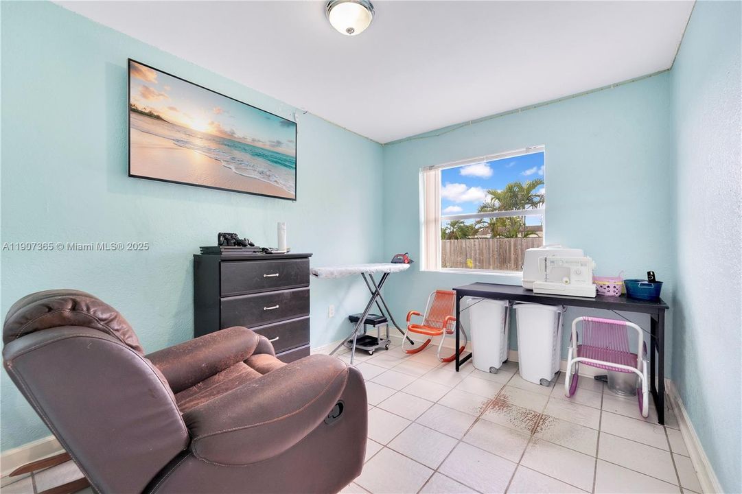 For Sale: $595,000 (4 beds, 2 baths, 1270 Square Feet)