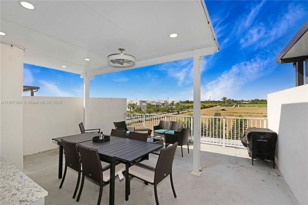 For Sale: $409,000 (4 beds, 3 baths, 1398 Square Feet)