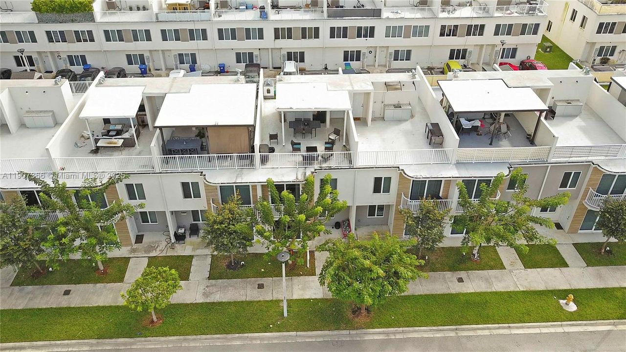 For Sale: $409,000 (4 beds, 3 baths, 1398 Square Feet)