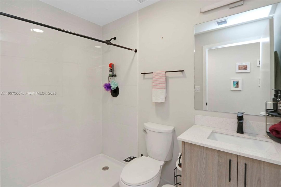 For Sale: $409,000 (4 beds, 3 baths, 1398 Square Feet)