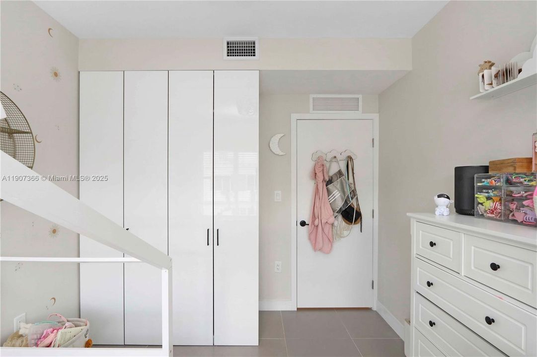 For Sale: $409,000 (4 beds, 3 baths, 1398 Square Feet)