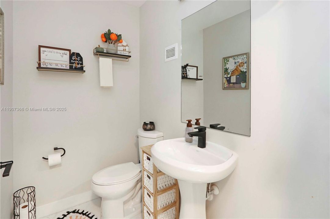 For Sale: $409,000 (4 beds, 3 baths, 1398 Square Feet)