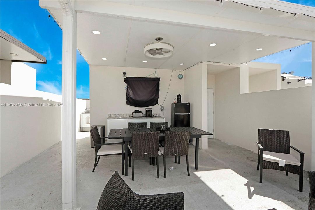 For Sale: $409,000 (4 beds, 3 baths, 1398 Square Feet)