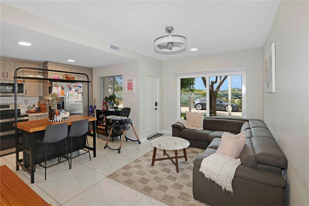 For Sale: $409,000 (4 beds, 3 baths, 1398 Square Feet)