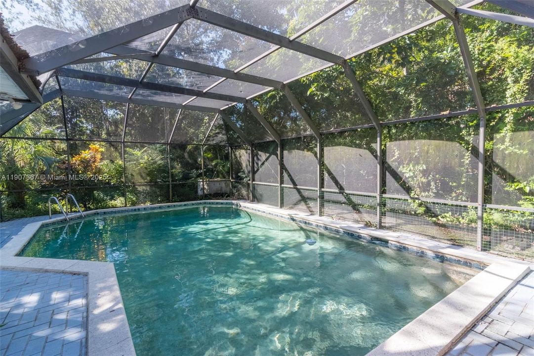 Active With Contract: $950,000 (3 beds, 2 baths, 1991 Square Feet)