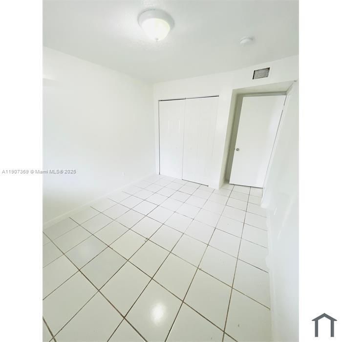 Active With Contract: $2,300 (3 beds, 2 baths, 1140 Square Feet)