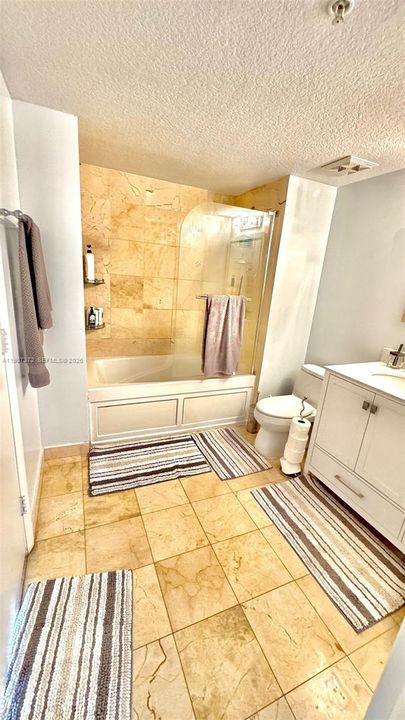 For Sale: $385,000 (1 beds, 1 baths, 822 Square Feet)