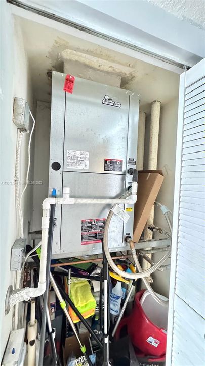 待售: $390,000 (1 贝兹, 1 浴室, 822 平方英尺)