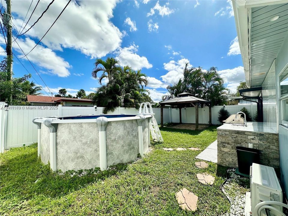 Active With Contract: $359,900 (3 beds, 1 baths, 1034 Square Feet)