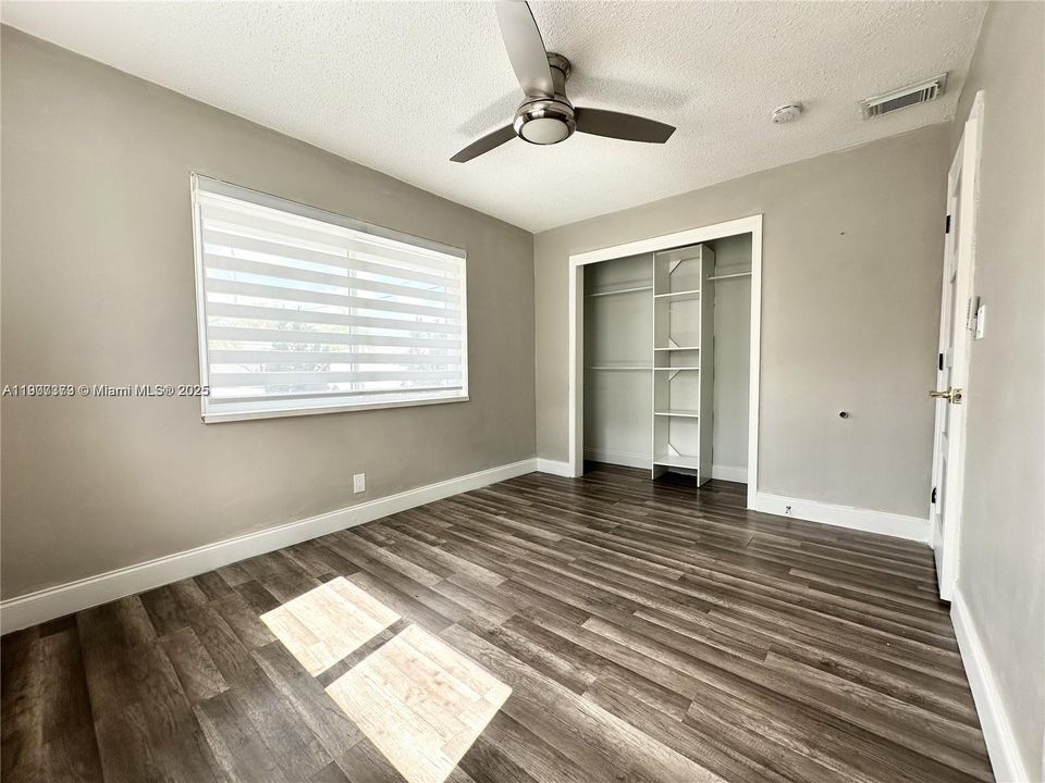 Active With Contract: $359,900 (3 beds, 1 baths, 1034 Square Feet)