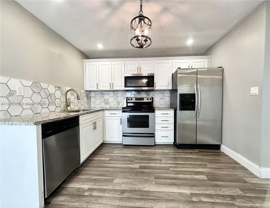 Active With Contract: $359,900 (3 beds, 1 baths, 1034 Square Feet)