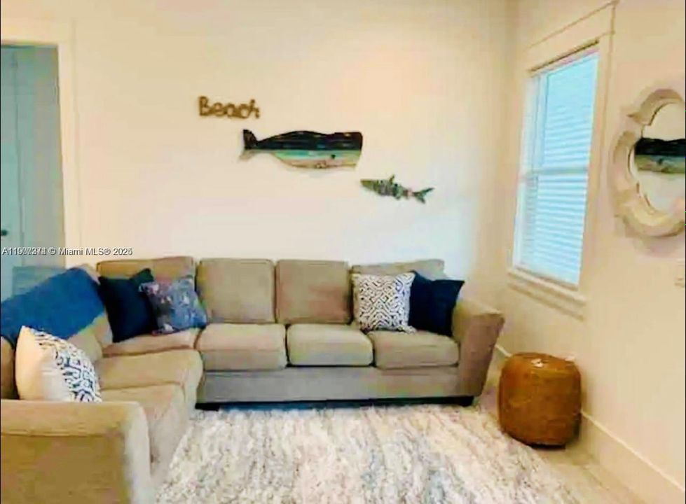 For Rent: $3,000 (3 beds, 2 baths, 3519 Square Feet)